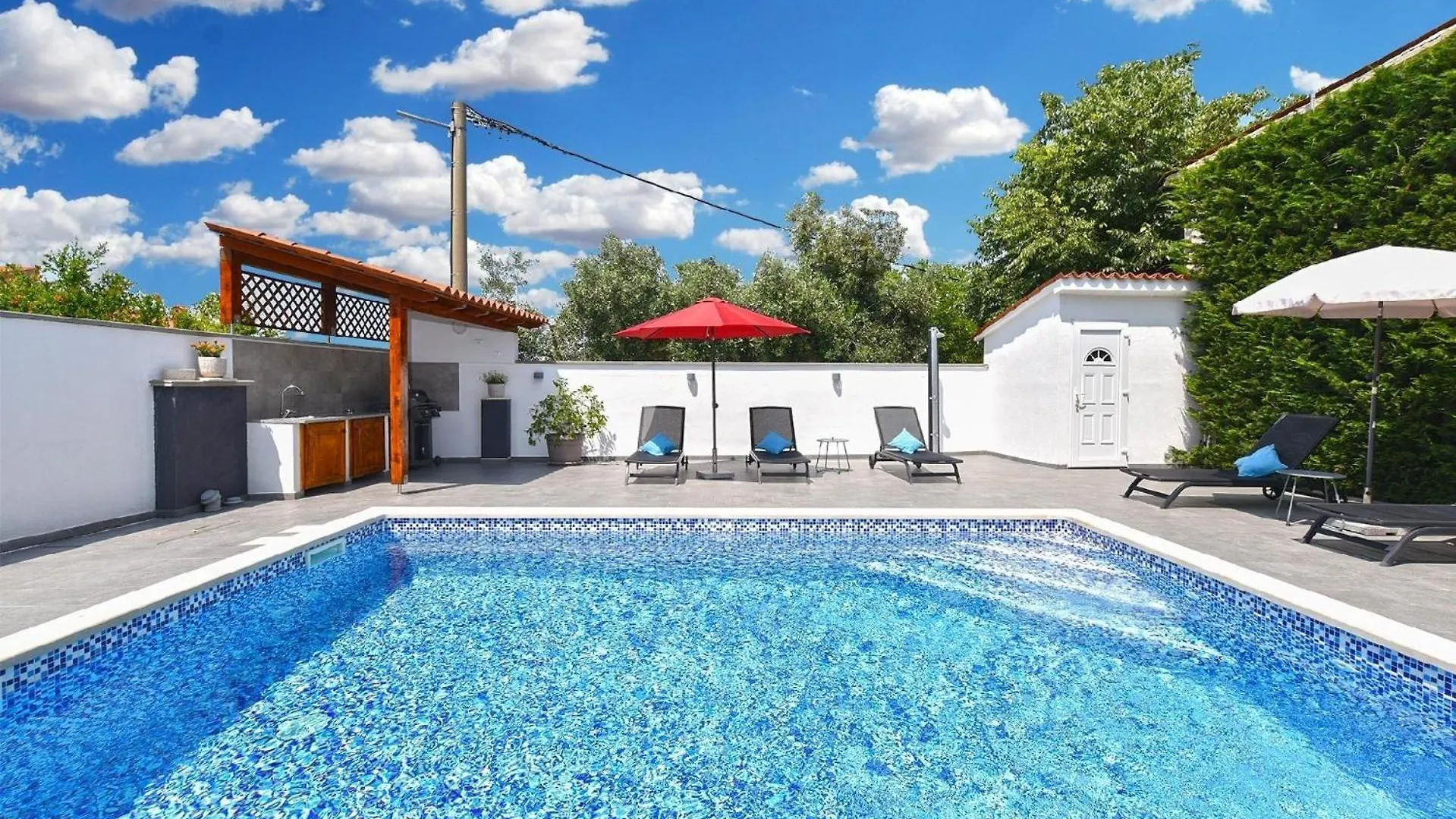 Ferienhaus Mit Privatpool Fuer 8 Personen Ca 125 Qm In Galizana, Istrien Istrische Riviera 0*,